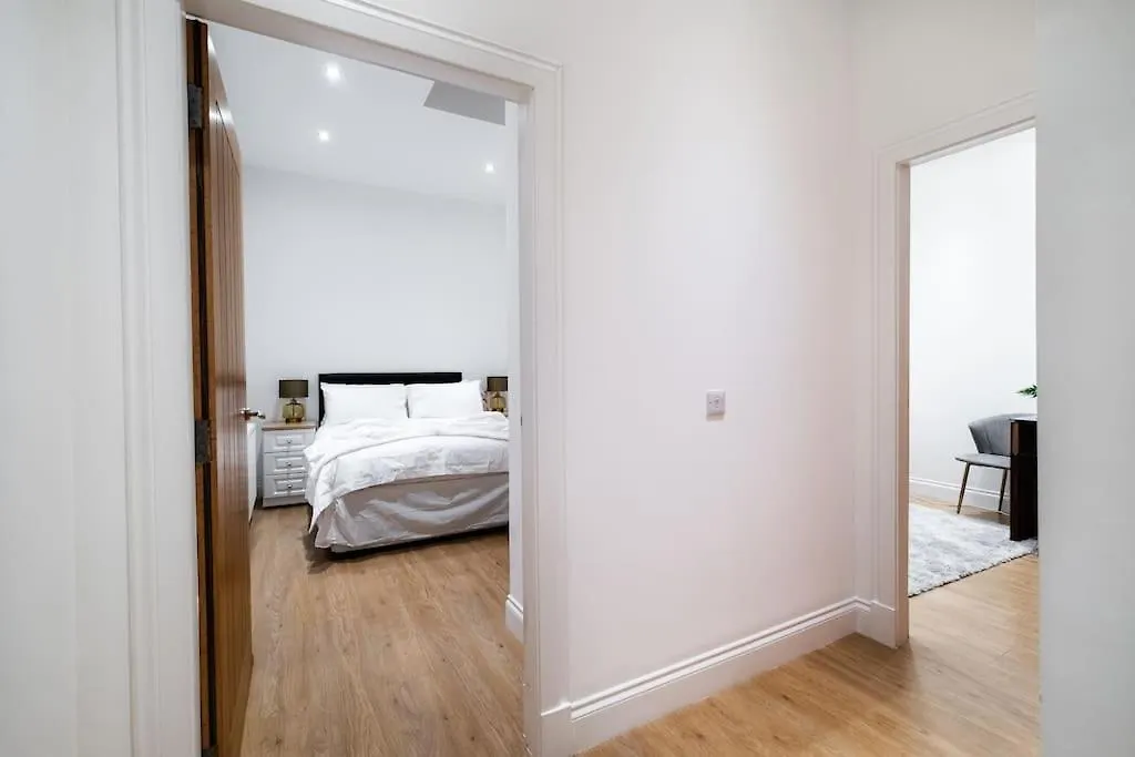 2 Bed 2 Bath Spacious Apartment In Central アバディーン