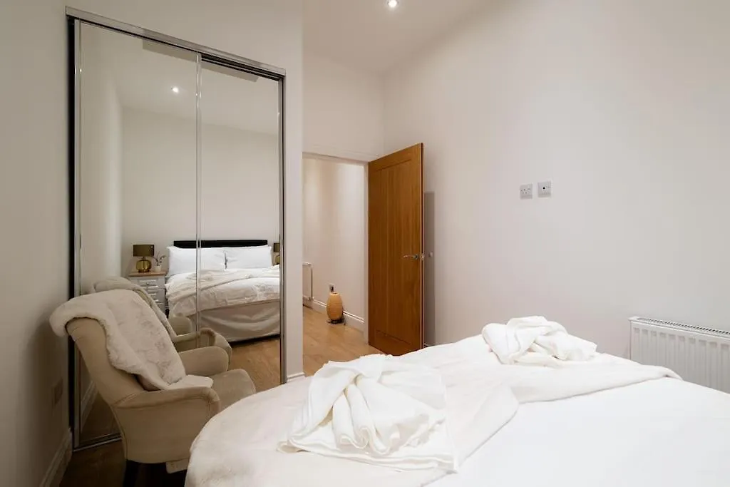 2 Bed 2 Bath Spacious Apartment In Central アバディーン